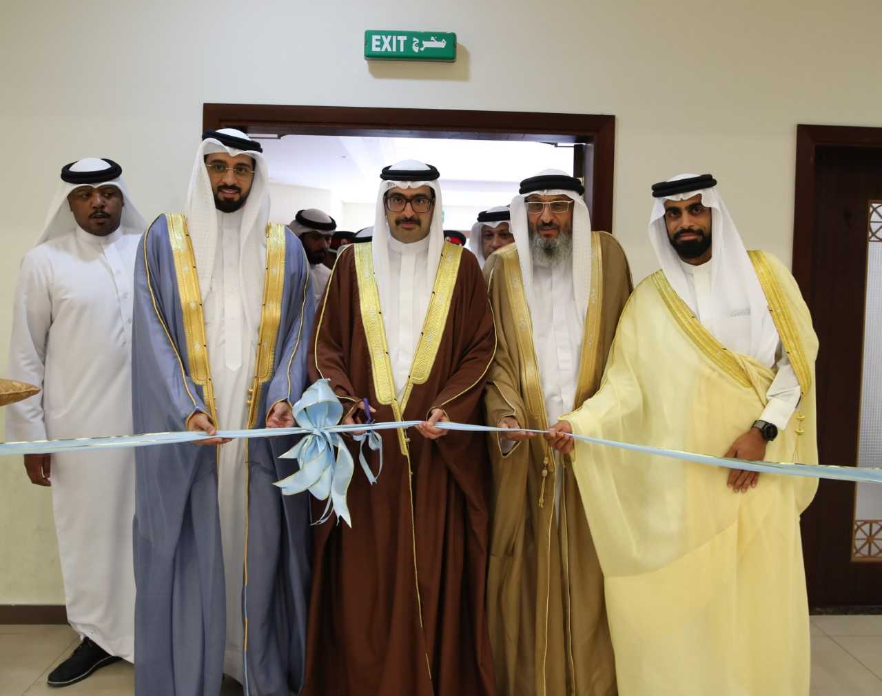 يهدف لتأهيل المستفيد ورفع قدراته نحو خدمة مجتمعه .. سمو محافظ المحافظة الجنوبية يفتتح معرض مشاريع برنامج السجون المفتوحة<